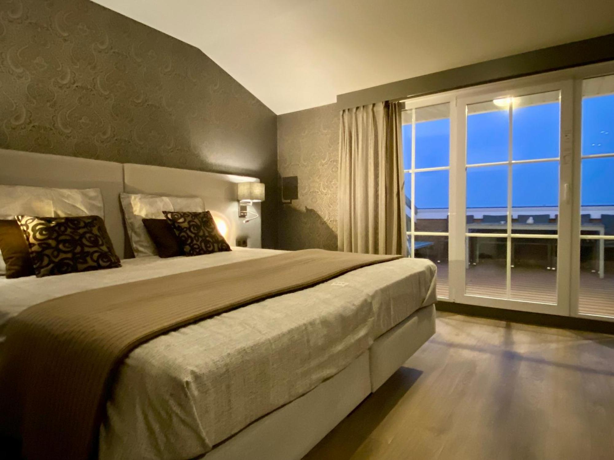 Charmehotel Kruishof Ostend Room photo